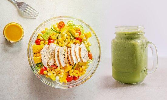 KweNu Juice & Salad Bar